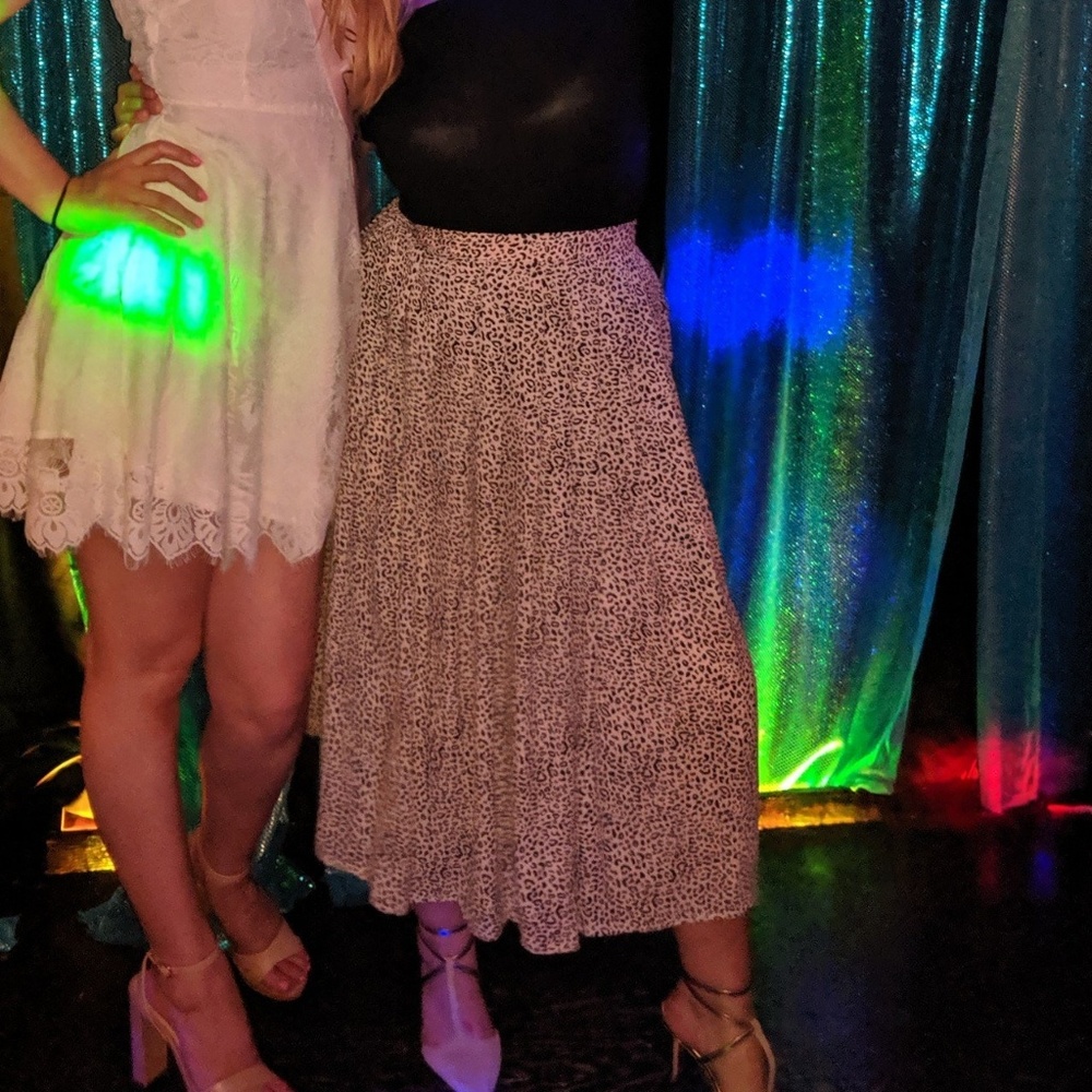 Leopard print midi skirt